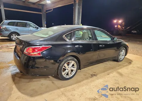 2015 Nissan Altima 2.5 z USA, uszkodzony, nr VIN 1N4AL3AP5FC451575